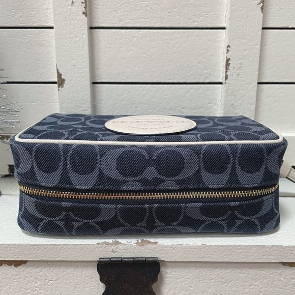 Coach Dempsey Large Boxy Cosmetic Case 20 Signature Denim With Coach Patch NWT - Picture 9 of 10